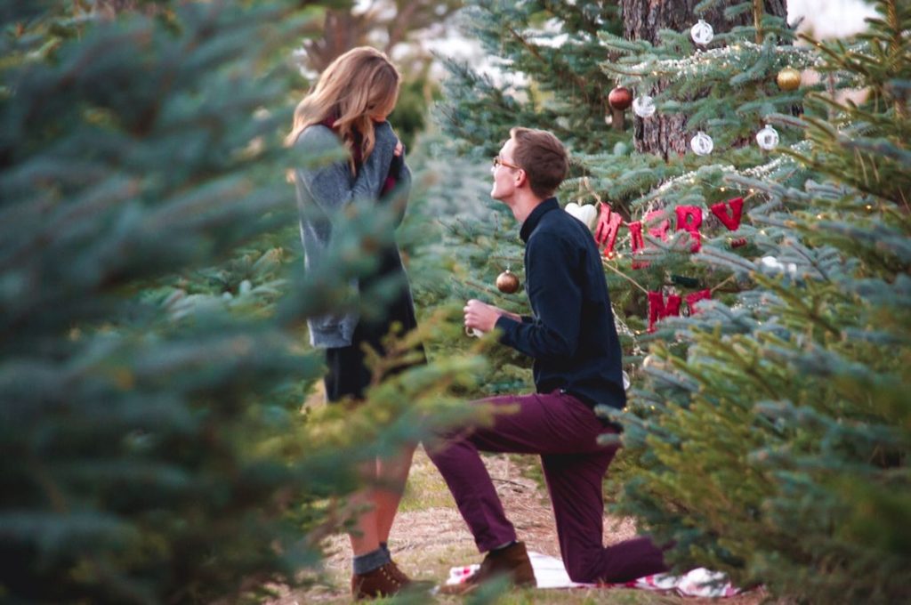 How To Pull Off The Perfect Christmas Proposal